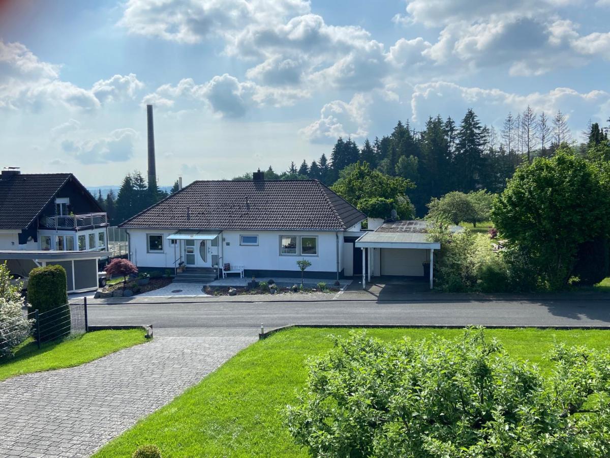 Buchlindenweg - Zimmer & Ferienwohnung Breitscheid  외부 사진